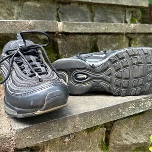 Nike Black Athletic Shoes with Air Max Cushioning